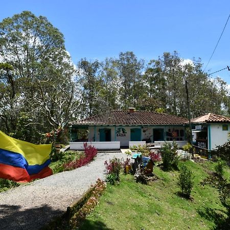 Bacoa Hostel Guatapé Esterno foto